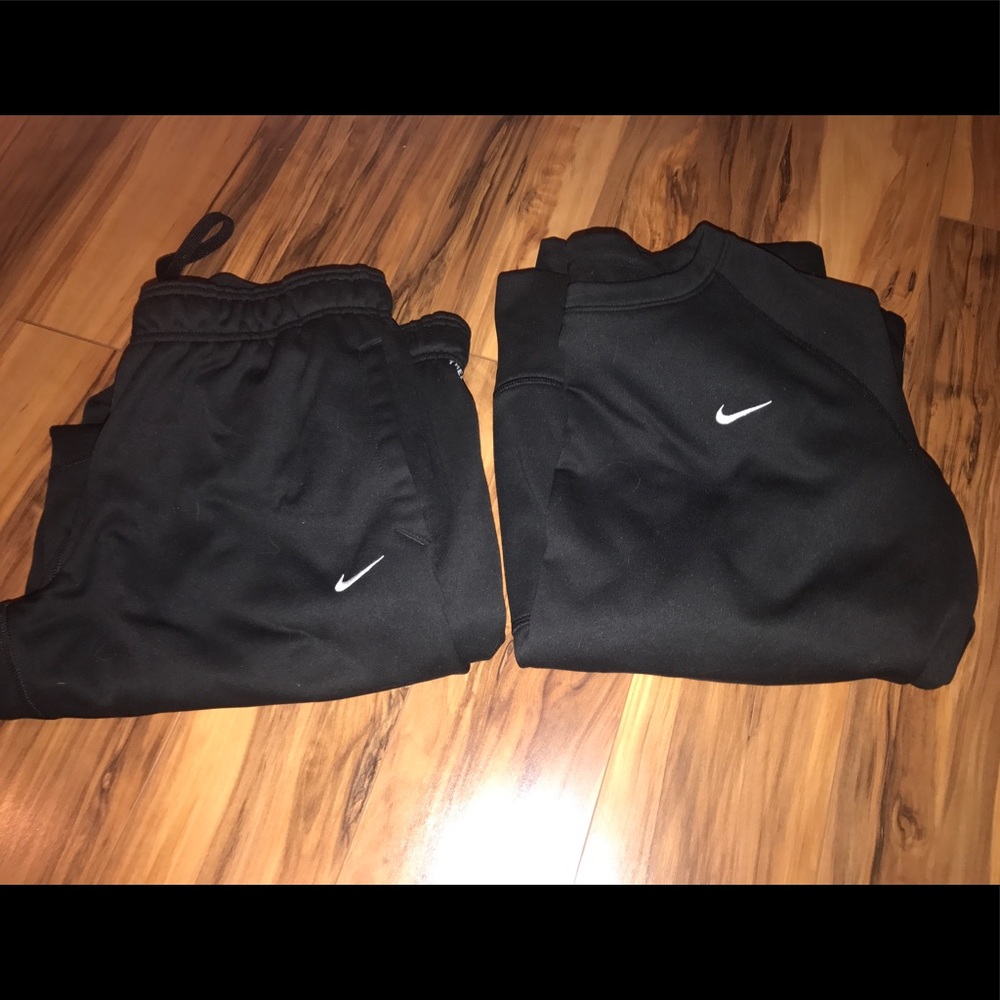 ✔️Nike Thermafit Sweatpants and Crewneck✔️
